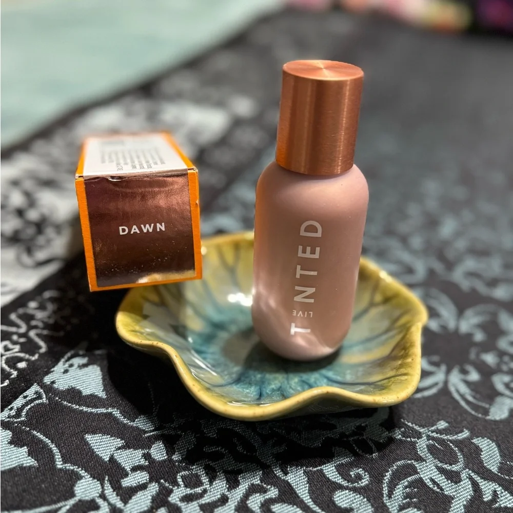 Live Tinted: Hueglow Jumbo Liquid Highlighter Drops